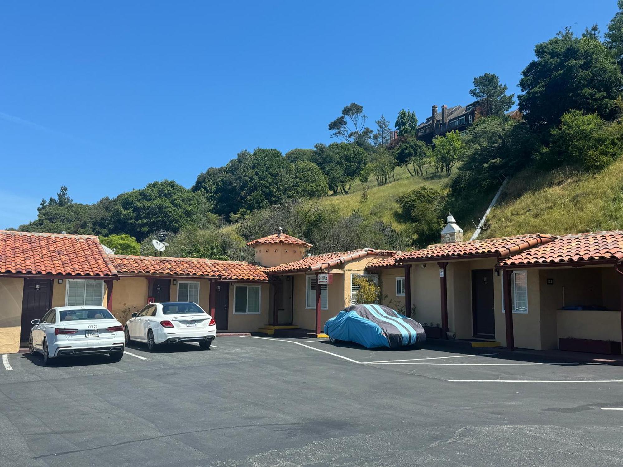 塔马尔派斯汽车旅馆 米尔谷 外观 照片